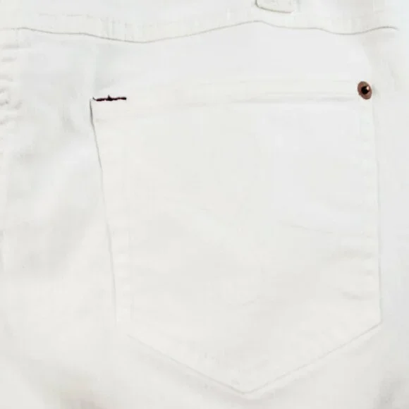 Louie Women's White Straight Leg Jeans Mid Rise Size 4 EUC - Picture 9 of 10